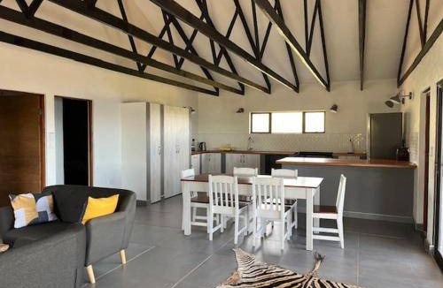 Broederstroom Apartment | 150 m² Apartment ∙ 2 bedrooms ∙ 4 guests