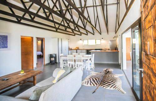 Broederstroom Apartment | 150 m² Apartment ∙ 2 bedrooms ∙ 4 guests