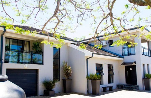 Southernwood Apartment | 150 m² Apartment ∙ 5 bedrooms ∙ 10 guests