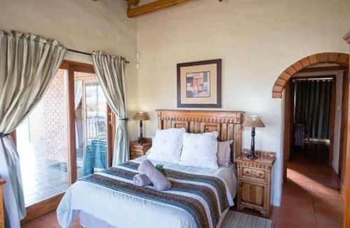 Dullstroom Apartment | 150 m² Apartment ∙ 4 bedrooms ∙ 10 guests