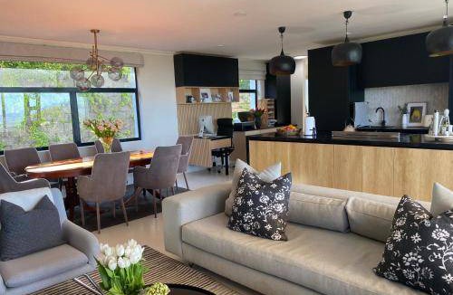Constantia Apartment | 150 m² Apartment ∙ 3 bedrooms ∙ 6 guests