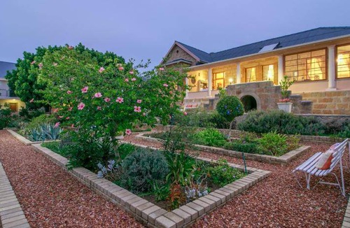 Mossel Bay Bed & Breakfast | 150 m² Bed and breakfast ∙ 2 bedrooms ∙ 127 guests