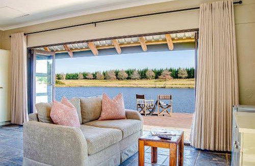 Nottingham Road House | 150 m² Farmhouse ∙ 2 bedrooms ∙ 6 guests