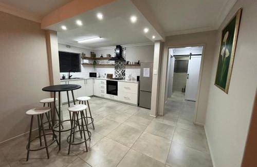 Kraaifontein House | 150 m² House ∙ 3 bedrooms ∙ 6 guests