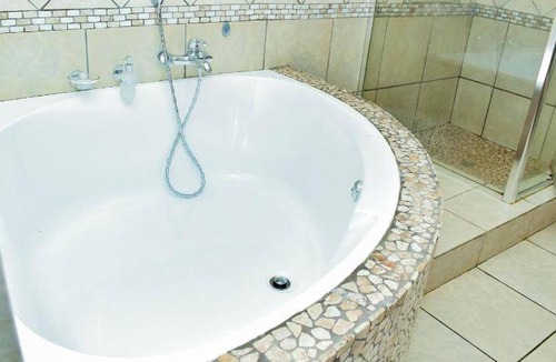 Nelspruit House | 1500 m² House ∙ 5 bedrooms ∙ 10 guests