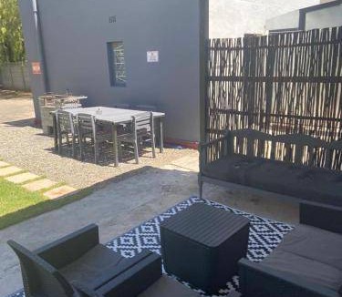 Beaufort West Apartment | 155 m² Apartment ∙ 3 bedrooms ∙ 6 guests