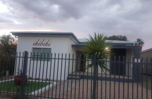 Beaufort West Apartment | 155 m² Apartment ∙ 3 bedrooms ∙ 6 guests