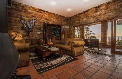 Hekpoort House | 16 m² House ∙ 6 bedrooms ∙ 12 guests