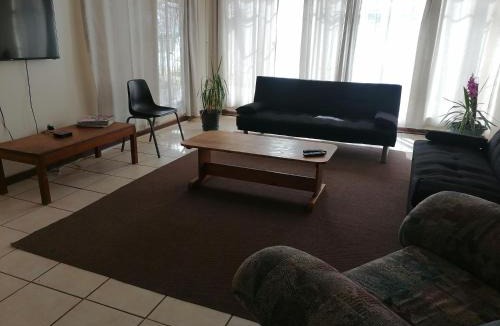 Fichardt Park Apartment | @16 van blommenstein st