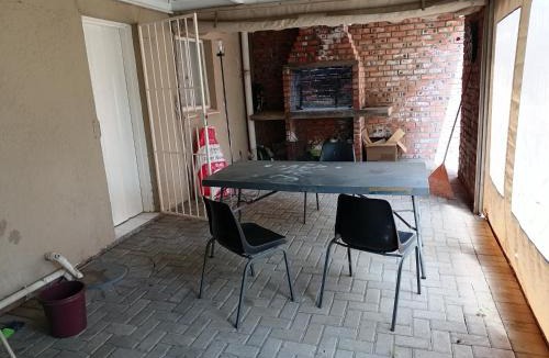 Fichardt Park Apartment | @16 van blommenstein st