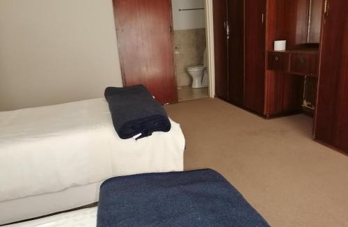Fichardt Park Apartment | @16 van blommenstein st