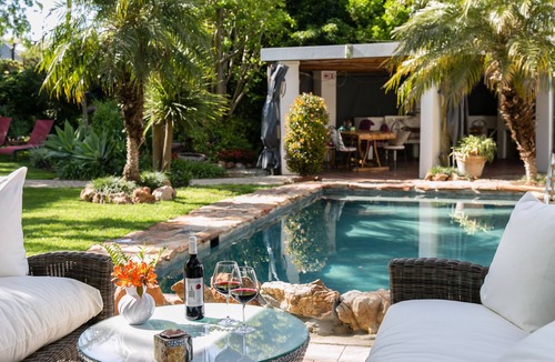 Robertson House | 16 White House - Country live at its best in Robertson only 160 km from Cape Town.