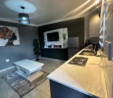 Bezuidenhout Valley Apartment | 163 on Bez Unit 20