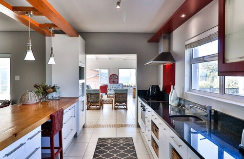 Kleinmond House | 164@Beach Road | Seaside Luxury for Families & Friends in Kleinmond