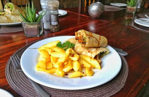 Beaufort West House | 17 on Bird Guest House