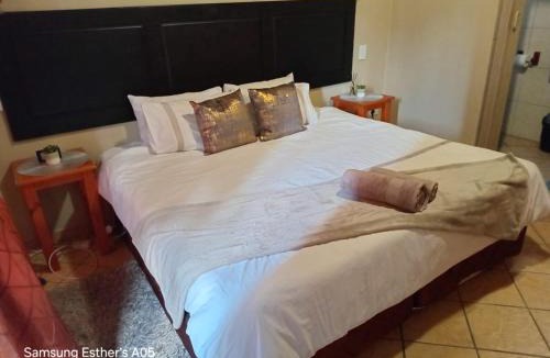 Emalahleni House | 18 Churchill Avenue