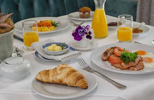 Franschhoek Bed & Breakfast | 180 m² Bed and breakfast ∙ 3 bedrooms ∙ 6 guests