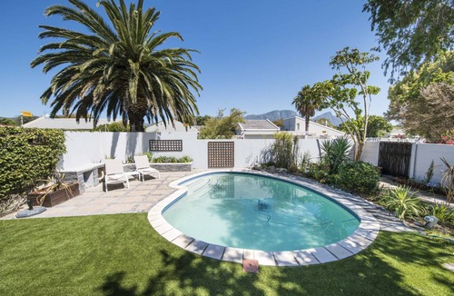 Plumstead House | 180 m² House ∙ 3 bedrooms ∙ 6 guests