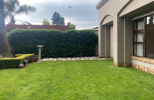 Boksburg House | 1844 m² House ∙ 4 bedrooms ∙ 10 guests