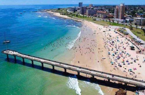 Pollok Beach Apartment | 186 m² Apartment ∙ 2 bedrooms ∙ 6 guests