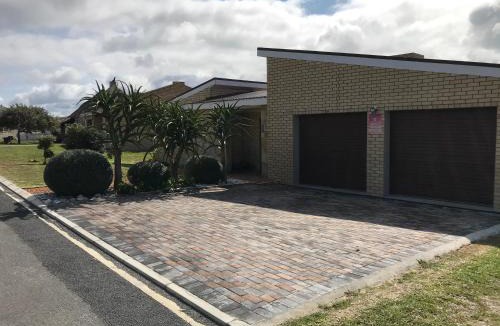 Struisbaai Apartment | 19 Tornyn Street, Struisbay