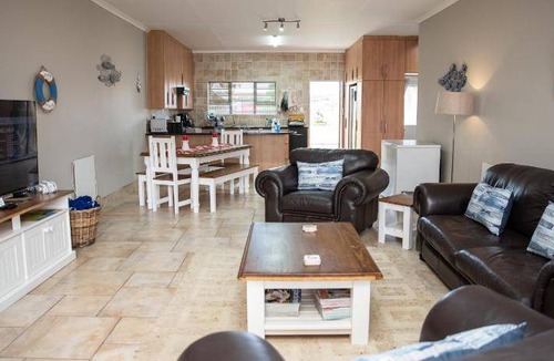Colchester Apartment | 190 m² Apartment ∙ 3 bedrooms ∙ 6 guests