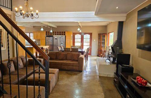 Magaliesberg House | 190 m² House ∙ 4 bedrooms ∙ 10 guests