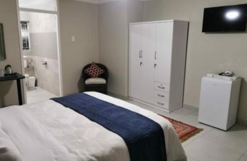 Secunda House | 19th on Bloekom Guesthouse
