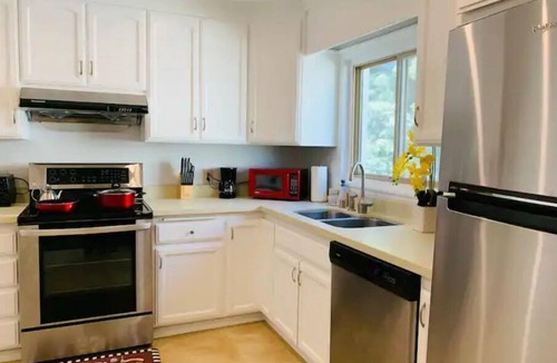 Castro Valley Apartment | 1BR Guest Unit w/AC/Free Parking/Free Laundry