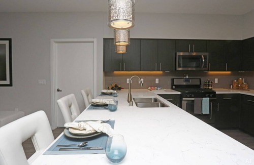 Menlo Park Condo | 1BR Lux. Apartments Near Facebook Headquarters