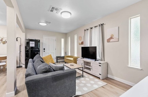 The Villas Apartment | 1BR Short Walk to Santana Row