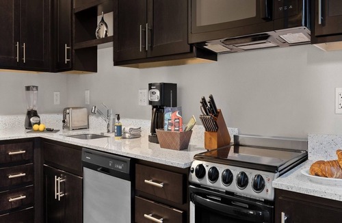 Fisherman's Wharf Resort | 1br Unit- Fisherman's Wharf | Waterfront Shopping!