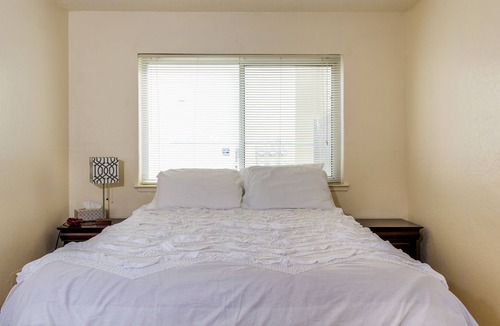 North Oak Park Apartment | 2 Bdrm 1 Bath Apartment In A Safe And Quiet Community