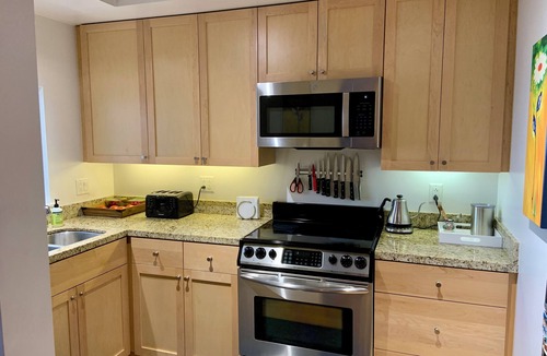 North of the Panhandle Condo | 2 bed 2 bath NOPA Fully Equipped Quiet Beauty in San Francisco with a Peloton