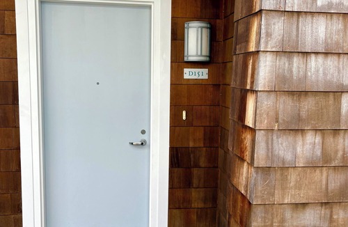 North of the Panhandle Condo | 2 bed 2 bath NOPA Fully Equipped Quiet Beauty in San Francisco with a Peloton