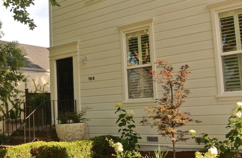 Sonoma Apartment | 2 bedroom/2 bath Apartment with balcony downtown Sonoma
