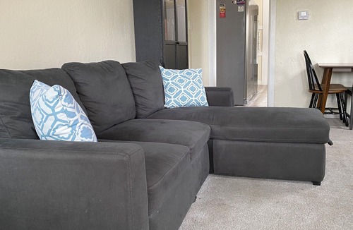 Alameda House | 2 bedroom 2 bath house in Alameda with free parking