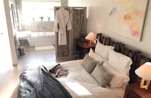 Cape Town City Centre Apartment | 2 bedroom and 2 bathroom in the Center of Cape Town