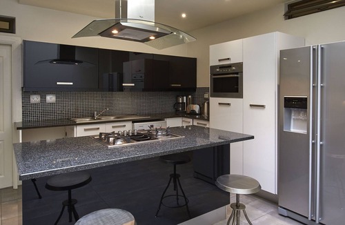 Greater Johannesburg Metropolitan Area Apartment | 2 Bedroom En-suite Luxury Apartment with two king beds in Sandton CBD
