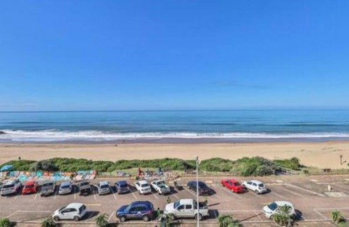 Warner Beach Apartment | 2 Bedroom - Holiday apartment on the beach