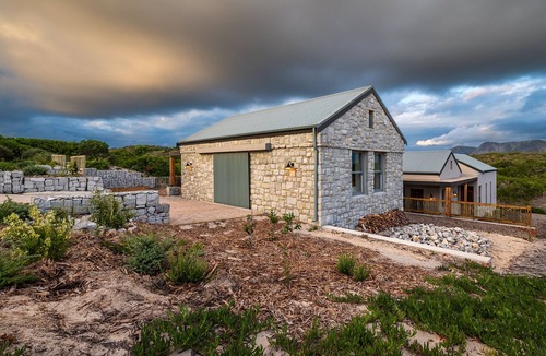 Gansbaai House | 2-bedroom house in awesome Gansbaai with WiFi