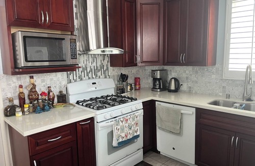 Westlake House | 2 Bedroom House near SFSU w/kitchen and free parking