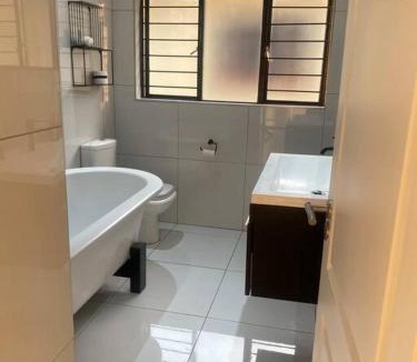 Douglasdale Apartment | 2 Bedroom Near Monte Casino