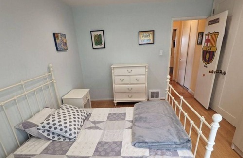 Forest Knolls Apartment | 2 Bedroom Single family L-563308 by Houzlet