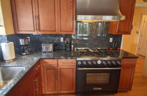 Forest Knolls Apartment | 2 Bedroom Single family L-563308 by Houzlet