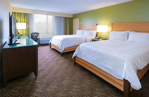 San Jose Hotel | 2 Family Friendly Units | Pool | Parking | 4 mi to Happy Hollow Park and Zoo