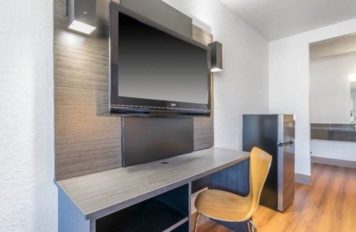 Hayward Apartment | 2 Full Beds|Renovated,Mini Fridge