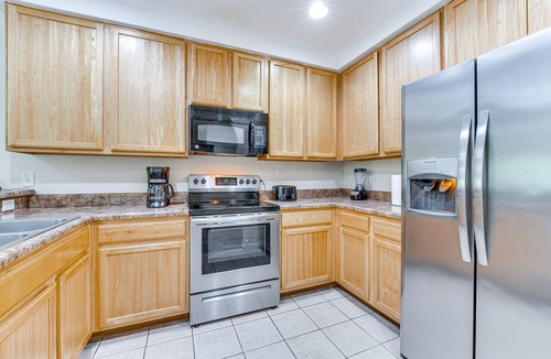 West Kissimmee Condo | 2 Mi to Animal Kingdom: Kissimmee Resort Condo!
