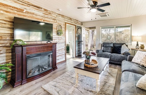 North Lakeport House | 2 Mi to Clear Lake: Pet-Friendly Lakeport Retreat!
