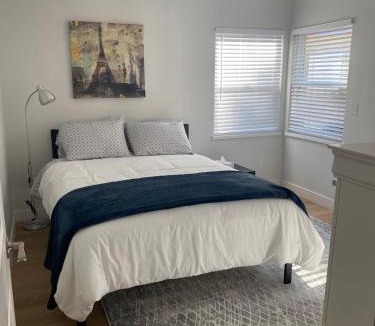 Palo Alto Apartment | 2 Palo Alto - Fully Furnished with Parking, Laundry, AC, Private